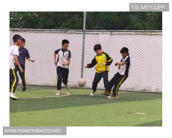 球星兄弟齐聚绿茵场 展现足球梦想与兄弟情深