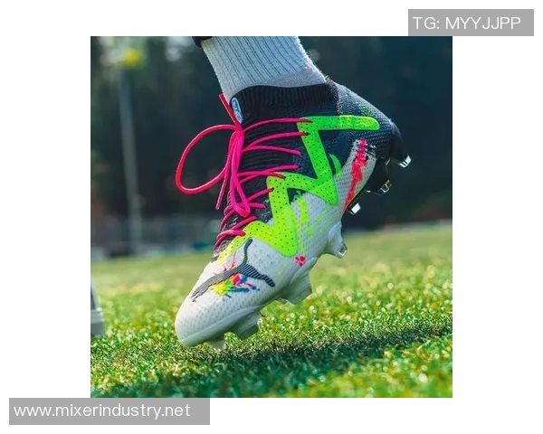 浙江队为球星量身定制专属足球鞋 展现个性与实力的完美结合 浙江队为球星量身定制专属足球鞋 展现个性与实力的完美结合