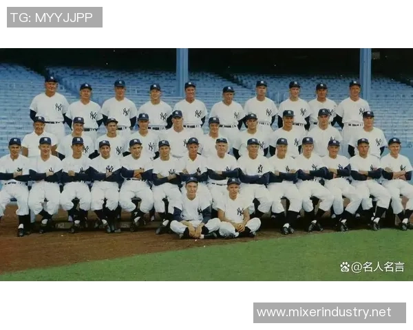 足球与篮球巨星同框合影引发粉丝热议跨界友谊展现体育精神 足球与篮球巨星同框合影引发粉丝热议跨界友谊展现体育精神