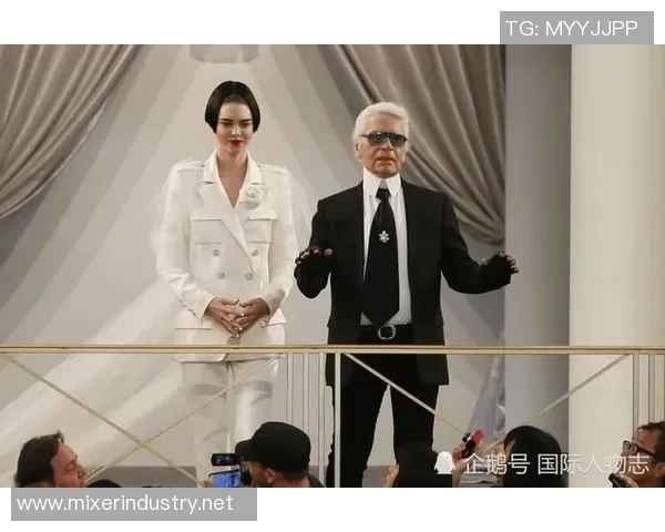 拥有绝技的足球明星们：他们如何凭借独特技艺征服赛场的故事